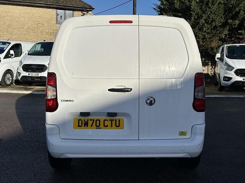 Used Vauxhall Combo Sportive 2021 White MPV