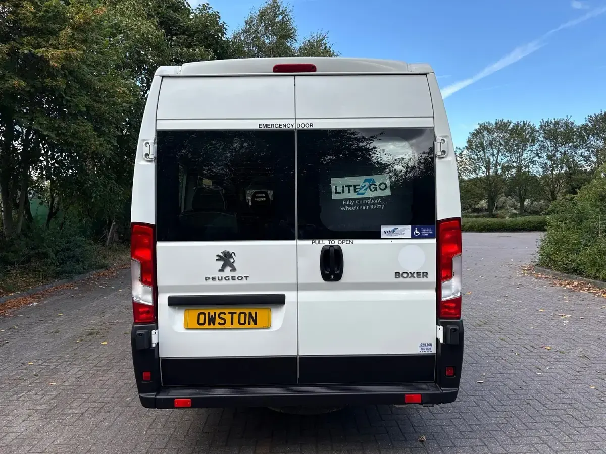 Used Peugeot Boxer 130 HP (95 kW) 2019 White Van
