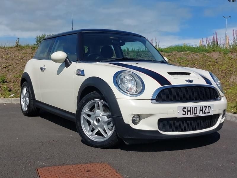 White Used 2010 Mini Cooper S Hatchback | £4,698 (Fair price) - Image 1/4
