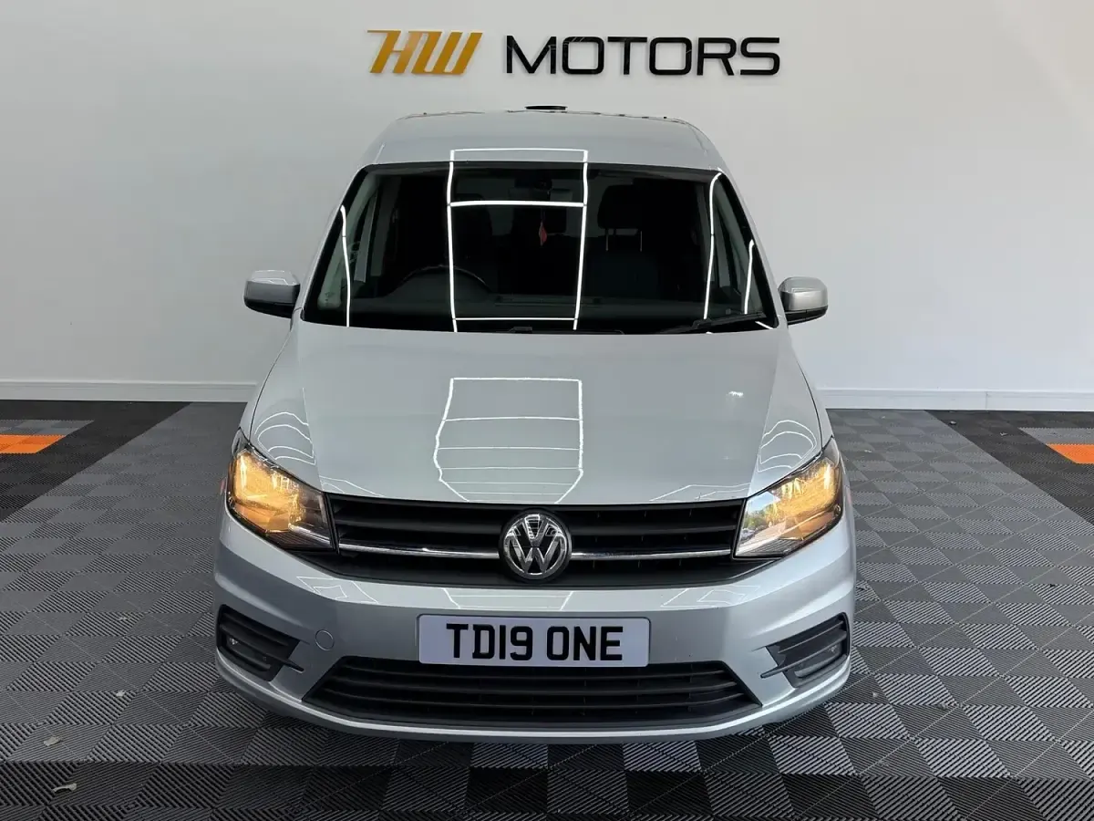 Used VW Caddy Highline 102 HP (75 kW) 2019 Silver MPV