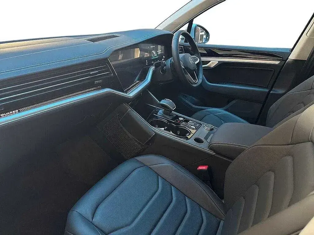 New VW Touareg 381 HP (280 kW) 2026 SUV