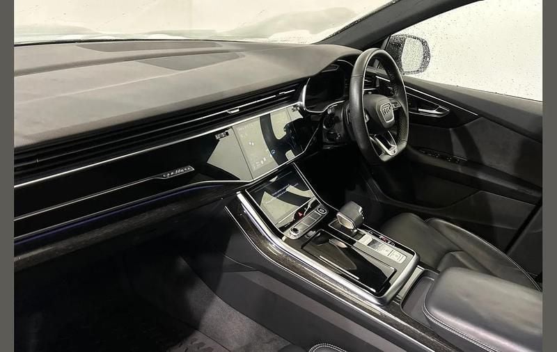 Used Audi Q8 Black Edition 286 HP (210 kW) 2022 White SUV