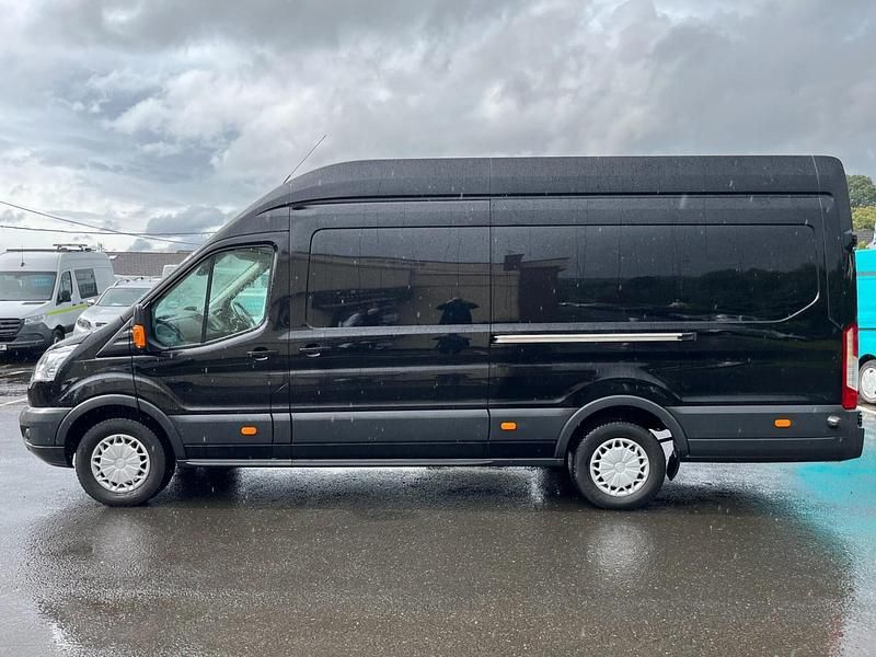Begagnad Ford Transit 130 HK (95 kW) 2017 Svart Van