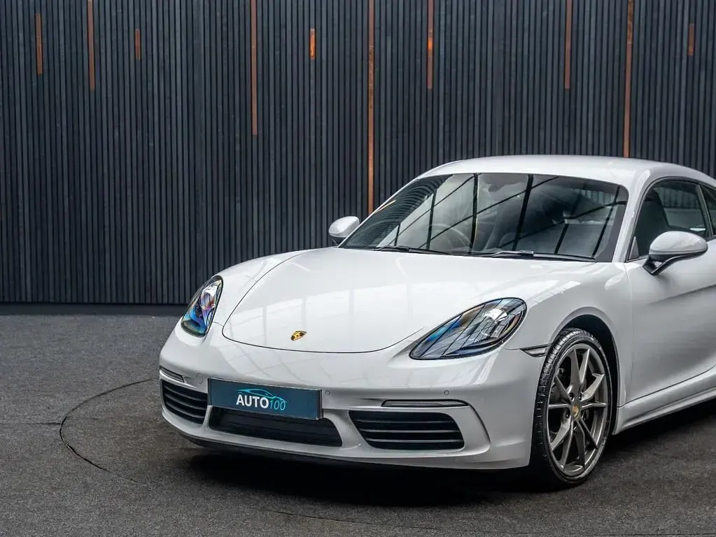 Used Porsche 718 Cayman 300 HP (220 kW) 2019 White Coupe