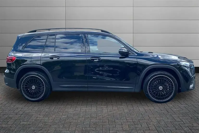 Usado Mercedes EQB250+ Urban 139 kW (190 HP) 2025 Preto SUV