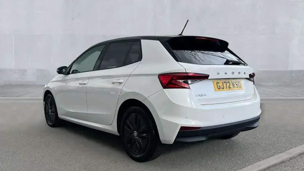 Used Skoda Fabia Colour Edition 80 HP (58 kW) 2022 Candy white black magic pearl effect Hatchback