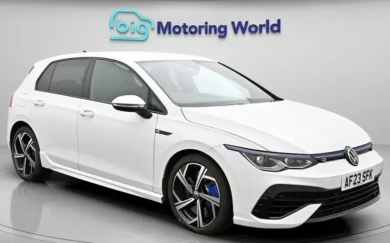 Begagnad VW Golf VIII R 320 HK (235 kW) 2023 Halvkombi