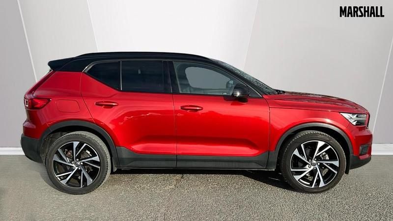 Used Volvo XC40 R-Design Pro 197 HP (144 kW) 2021 Fusion red SUV