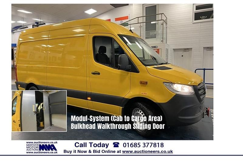 Used Mercedes Sprinter Progressive 150 HP (110 kW) 2020 Yellow Van