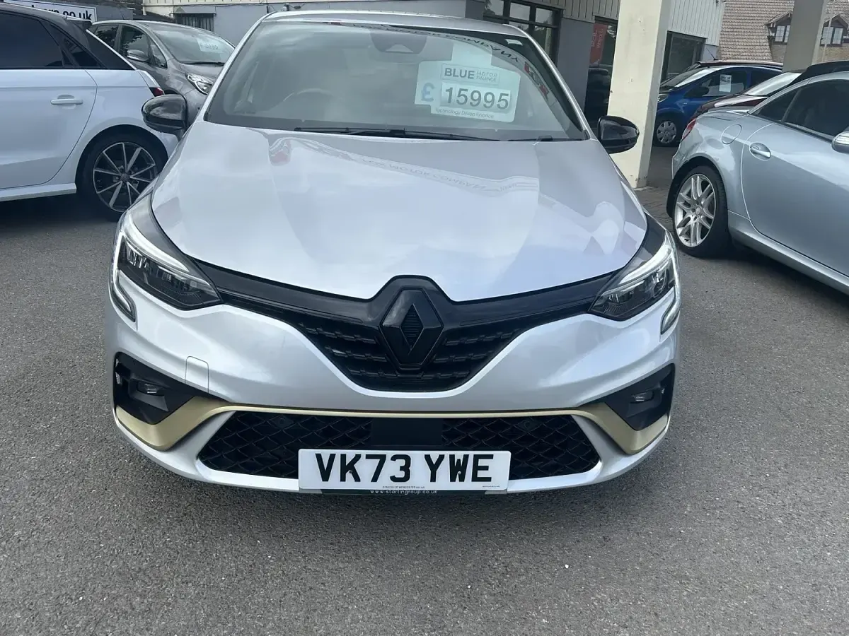 Used Renault Clio Engineered 140 HP (102 kW) 2023 Silver Hatchback