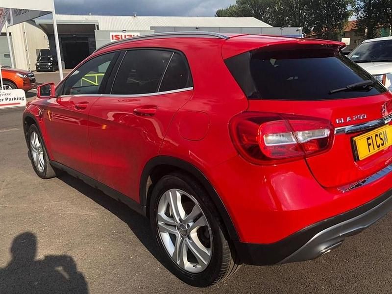Used Mercedes GLA200 Sport 136 HP (100 kW) 2015 Red SUV