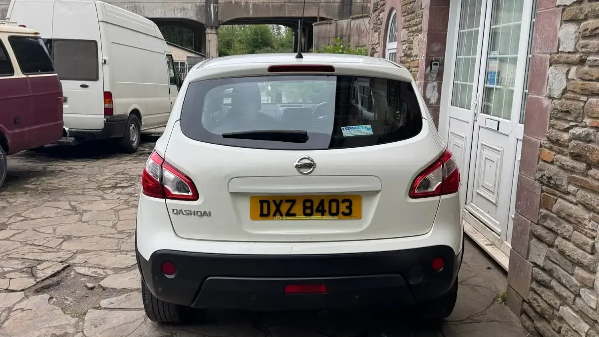 Used Nissan Qashqai Acenta 2013 White SUV