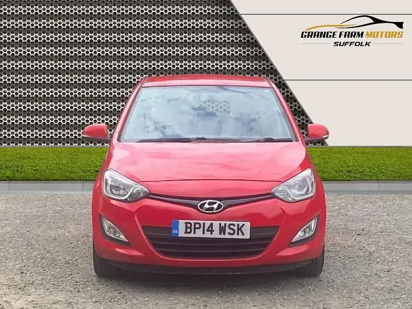 Used Hyundai i20 Active 85 HP (62 kW) 2014 Red Hatchback