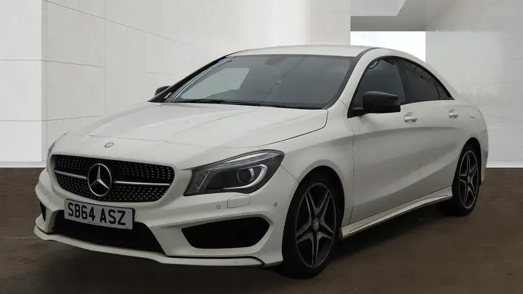 Used Mercedes CLA180 AMG 122 HP (89 kW) 2014 White Sedan