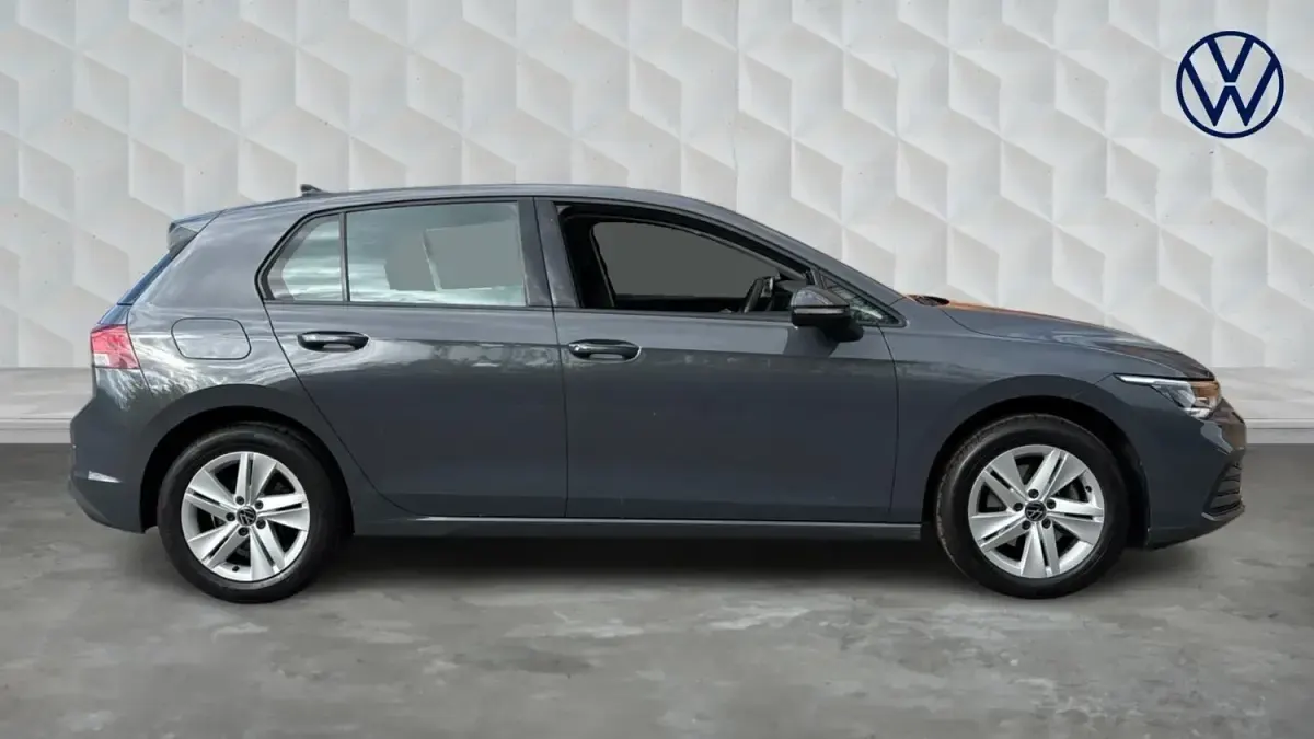 Usado VW Golf VII Life 150 HP (110 kW) 2021 Cinzento Citadino