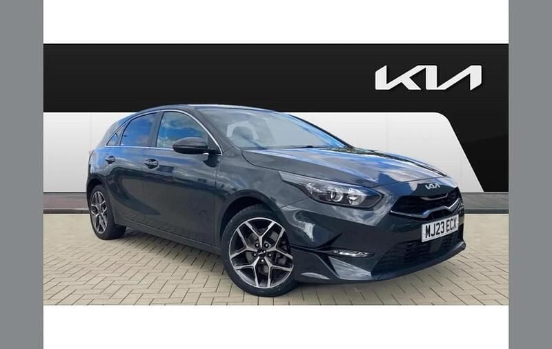 Grey Used 2023 Kia Ceed 3 Hatchback | £17,000 (Fair price) - Image 1/4