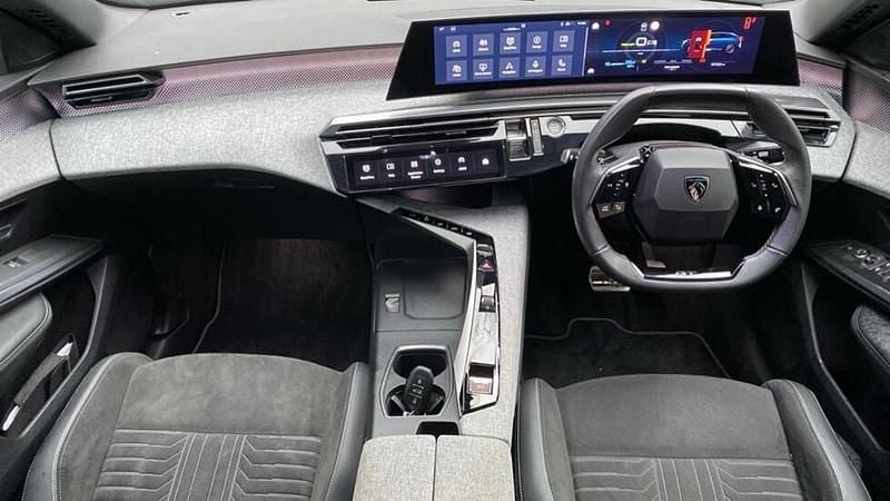 Used Peugeot e-3008 GT 152 kW (207 HP) 2024 White SUV