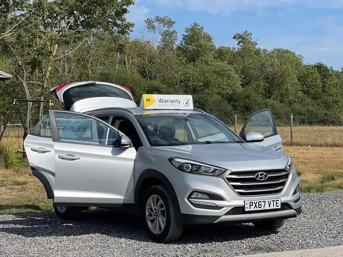 Used Hyundai Tucson SE 132 HP (97 kW) 2017 Silver SUV