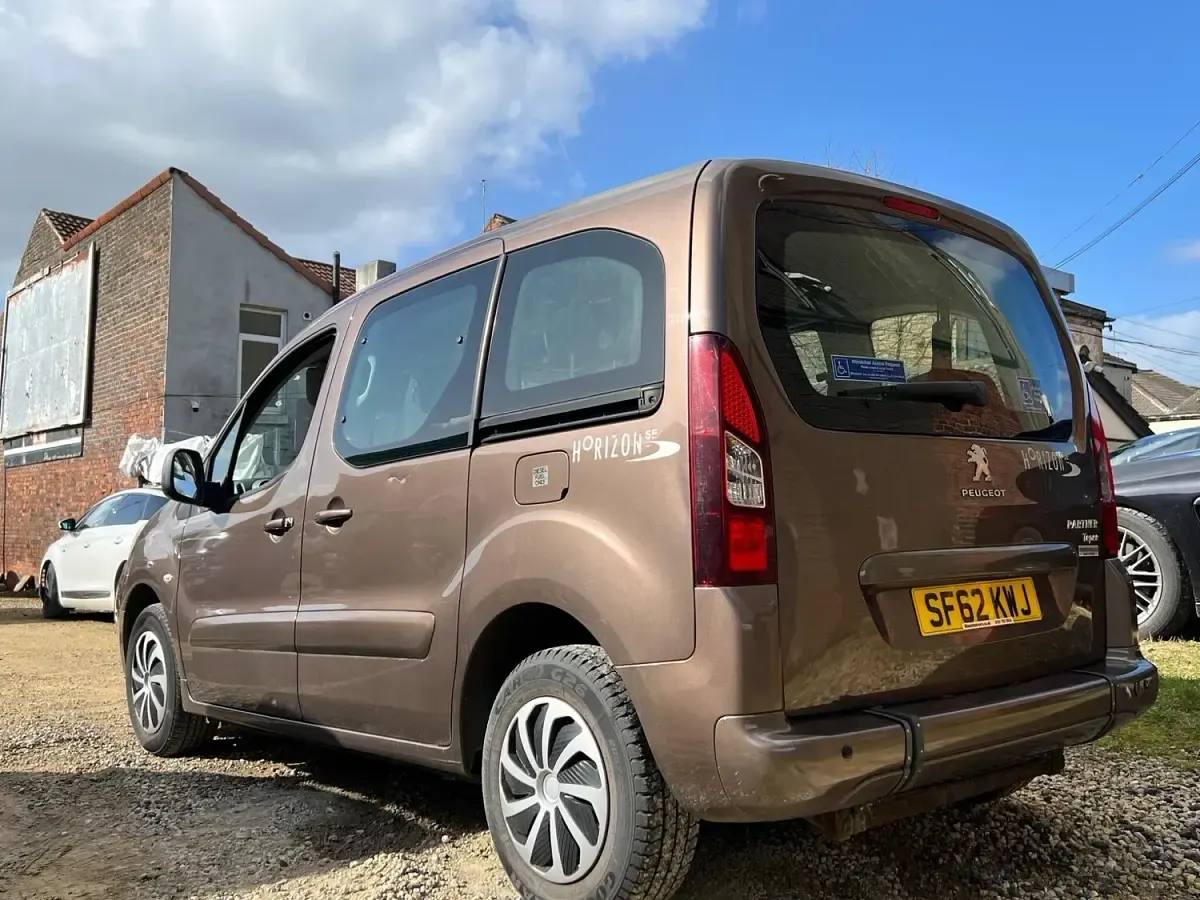 Used Peugeot Partner Tepee S 2013 Brown MPV