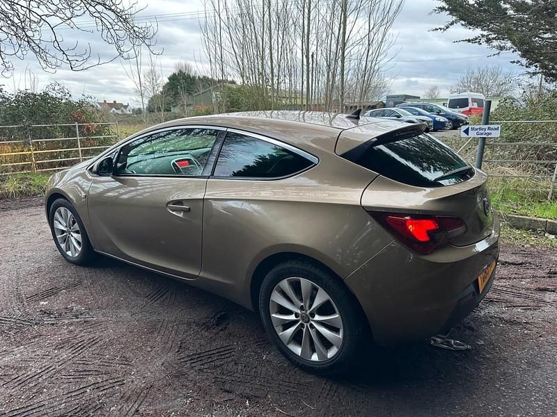 Used Vauxhall Astra GTC SRi 2013 Beige Hatchback