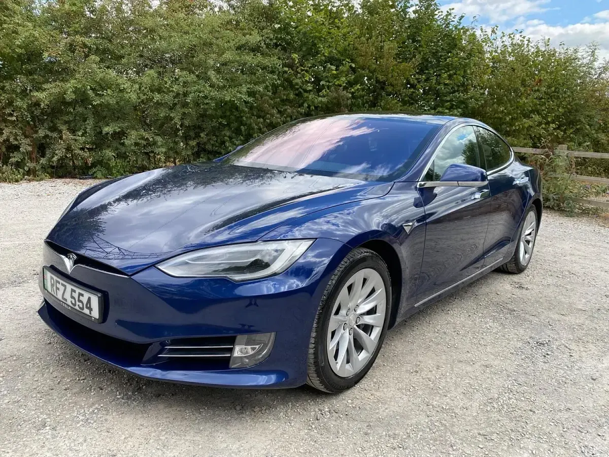 Used Tesla Model S 241 kW (328 HP) 2018 Blue Hatchback
