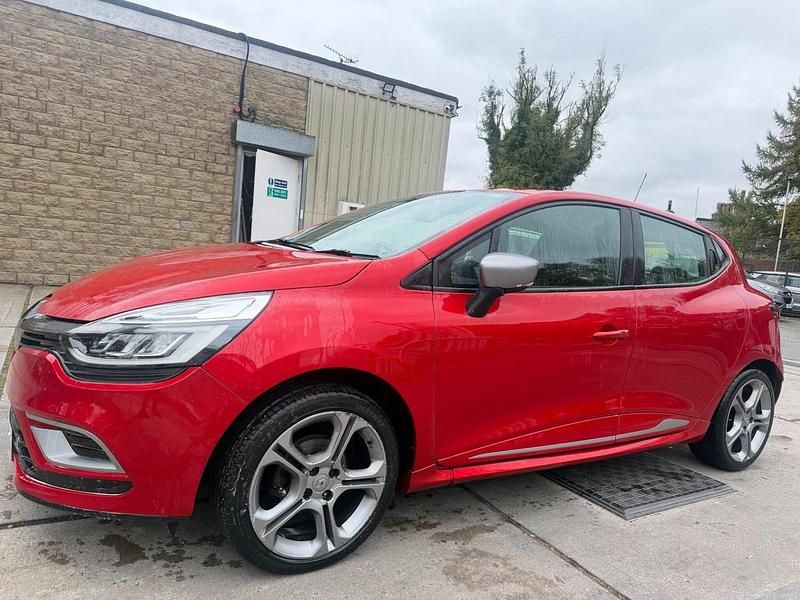 Used Renault Clio IV Dynamique 120 HP (88 kW) 2017 Red Hatchback