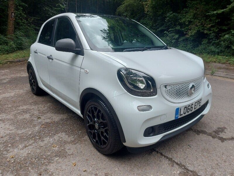 White Used 2016 Smart ForFour Hatchback | £8,790 (Fair price) - Image 1/4