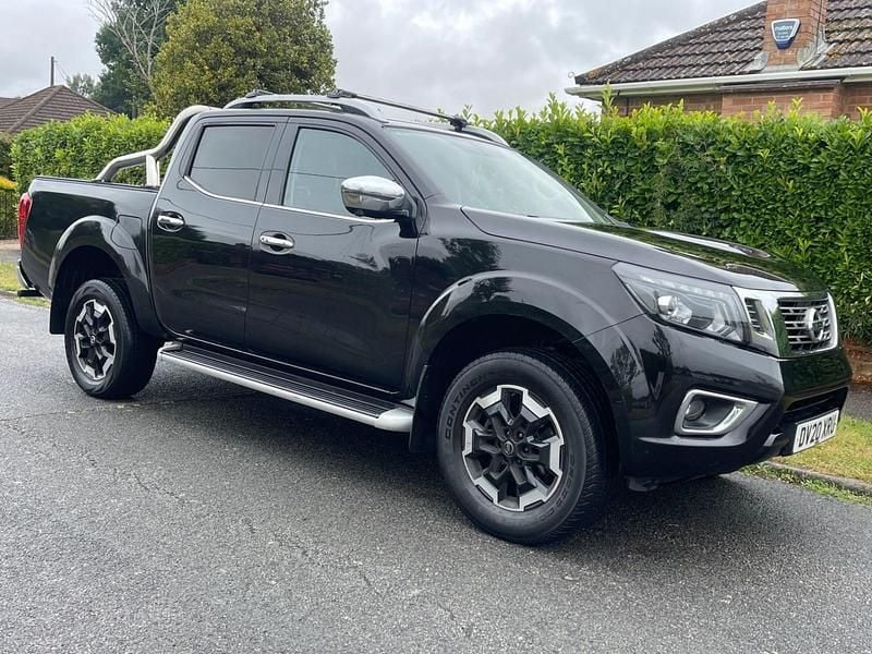 Black Used 2020 Nissan Navara Tekna Pickup | £16,950 (Fair price) - Image 1/4