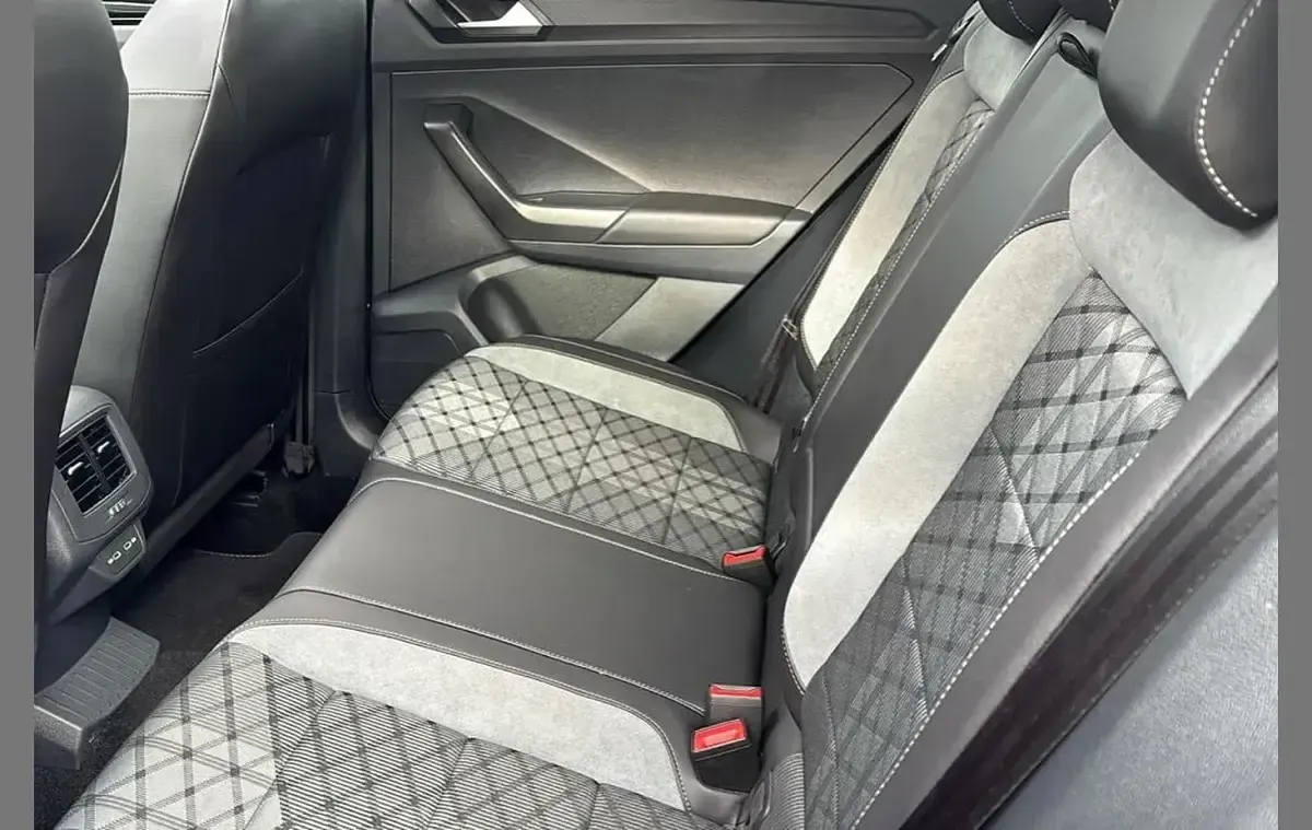 Używany VW T-Roc R-line 150 KM (110 kW) 2025 Czarny SUV