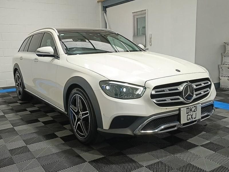 White Used 2025 Mercedes E220 AMG line Estate | £28,995 (Good price) - Image 1/4