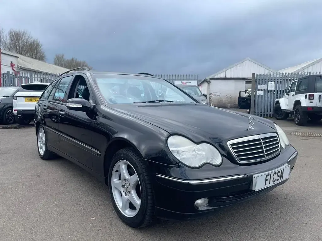 Used Mercedes C240 Avantgarde 170 HP (125 kW) 2003 Black Estate