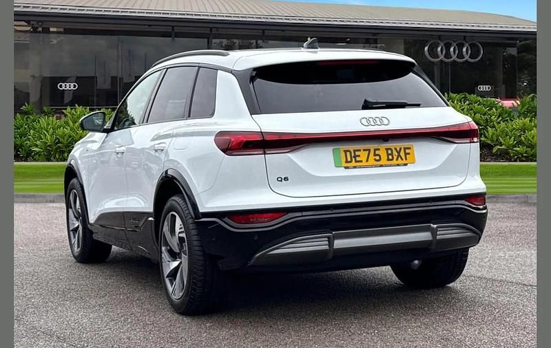 Begagnad Audi Q6 e-tron S-Line 221 kW (301 HK) 2025 Other SUV