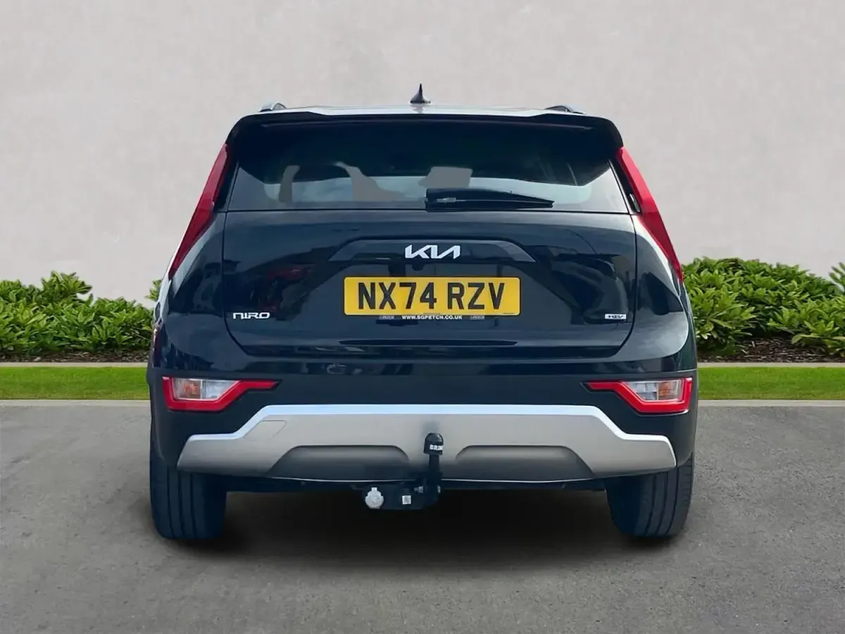 Gebraucht Kia Niro 127 PS (93 kW) 2024 Schwarz SUV
