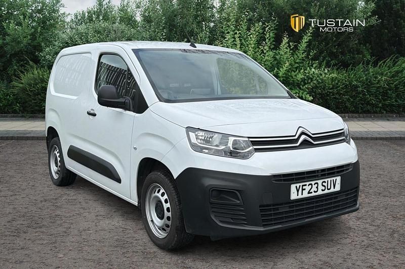 Used Citroën Berlingo 100 HP (73 kW) 2023 White MPV