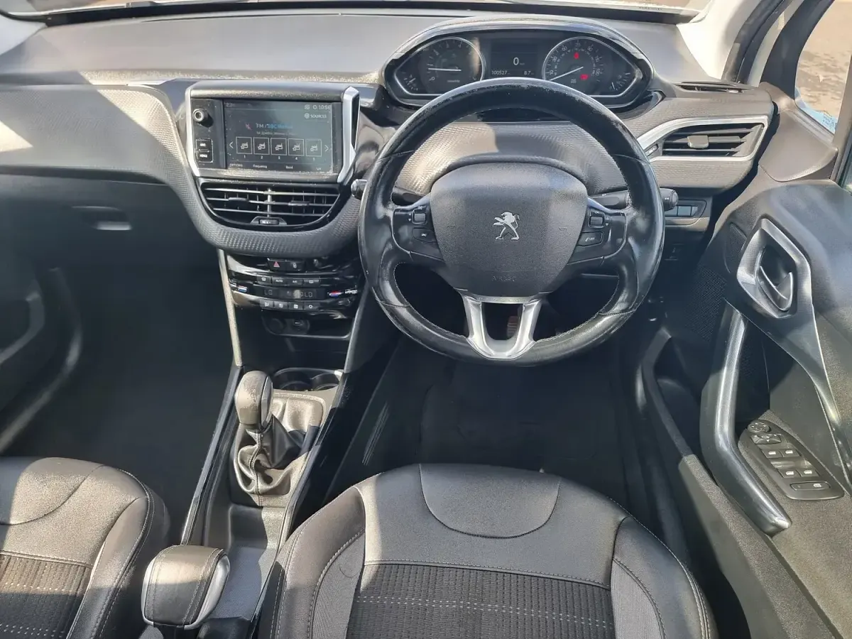 Used Peugeot 2008 Allure Premium 80 HP (58 kW) 2018 White SUV