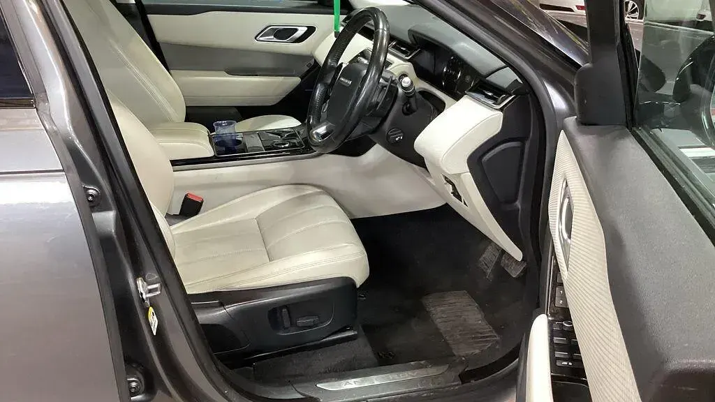 Used Land Rover Range Rover Velar S 179 HP (131 kW) 2019 Grey SUV