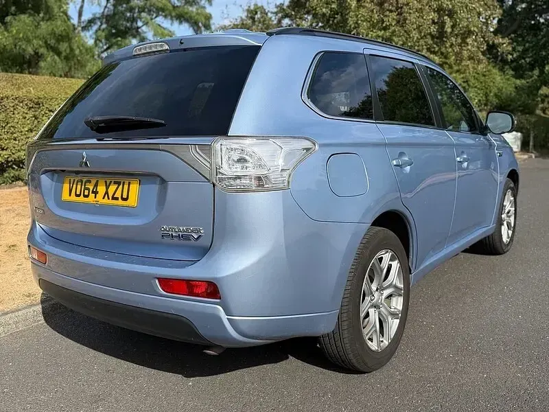Used Mitsubishi Outlander P-HEV 2014 Blue SUV