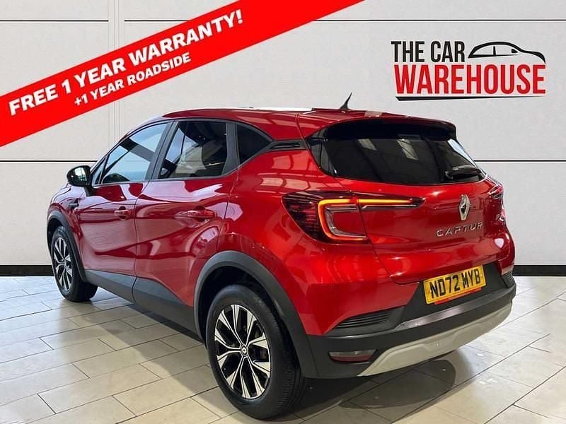 Usado Renault Captur Evolution 91 HP (66 kW) 2022 Vermelho SUV
