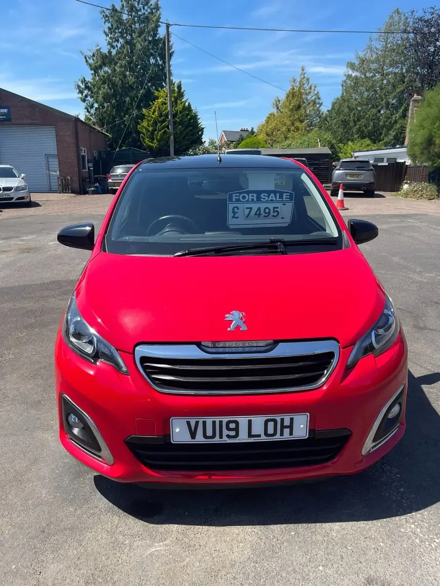 Used Peugeot 108 Allure 72 HP (52 kW) 2019 Red Hatchback