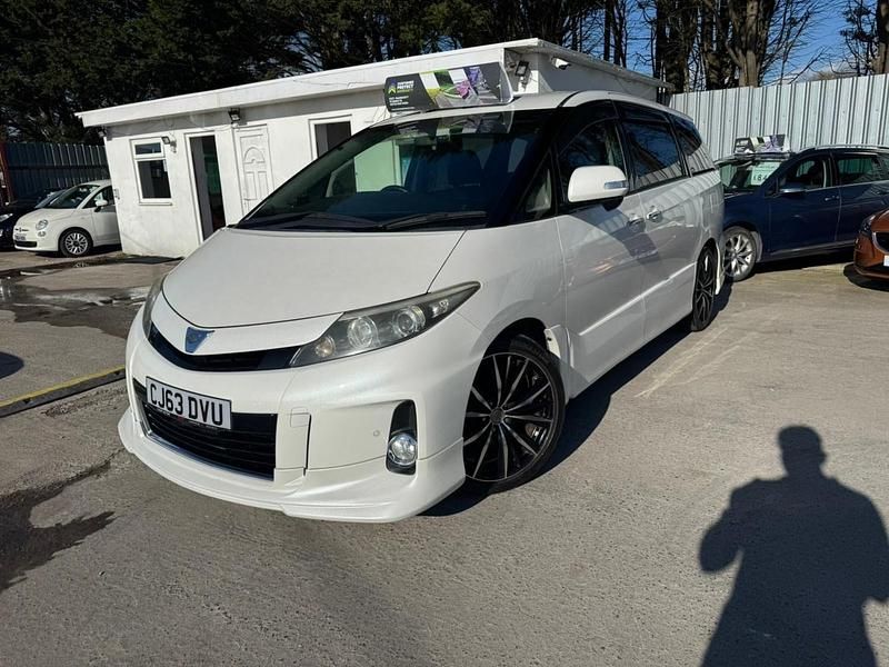 Used Toyota Estima 170 HP (125 kW) 2013 White MPV