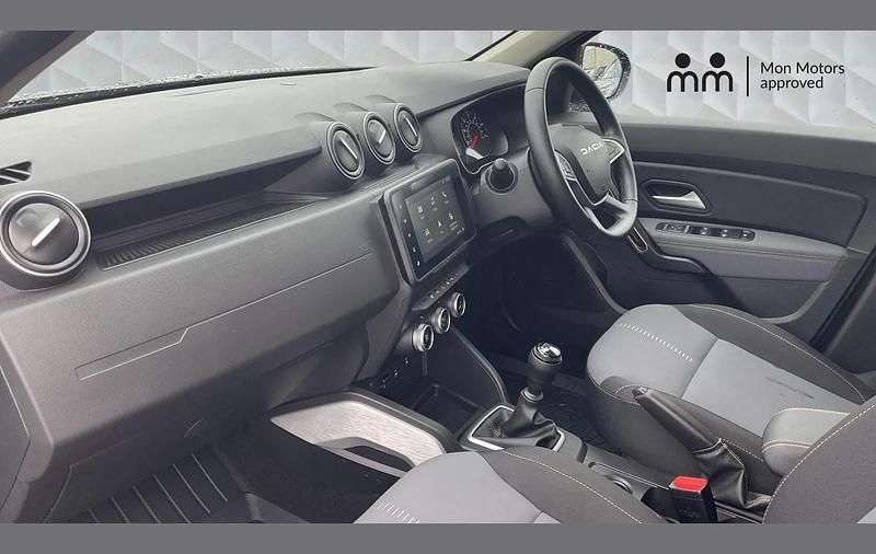 Used Dacia Duster Extreme 127 HP (93 kW) 2024 Grey SUV