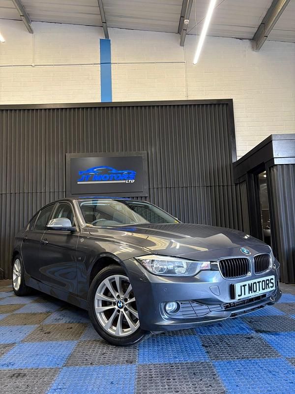 Begagnad BMW 320 2014 Grå Sedan