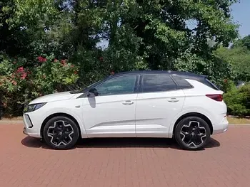 Used Vauxhall Grandland X Ultimate 2023 White SUV