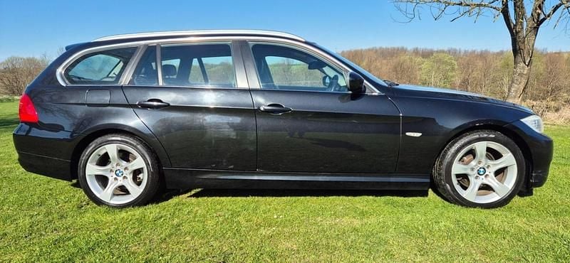 Used BMW 320 Exclusive 2010 Black Estate