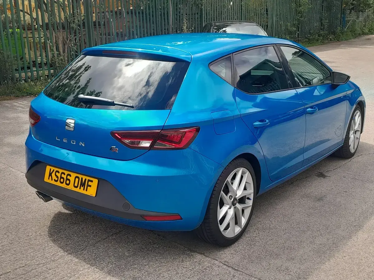 Used Seat Leon FR 150 HP (110 kW) 2017 Blue Hatchback