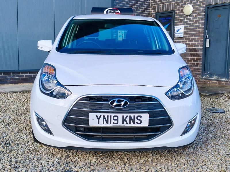 Used Hyundai ix20 SE 125 HP (91 kW) 2019 White Hatchback