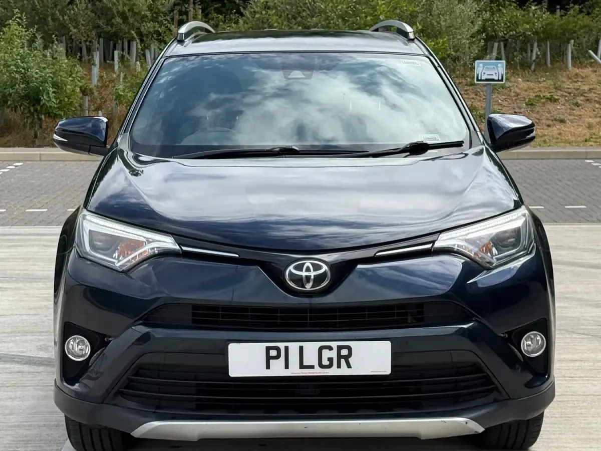 Used Toyota RAV4 2018 Blue SUV