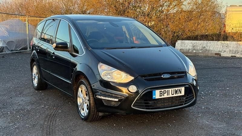 Black Used 2011 Ford S-MAX Titanium MPV | £2,995 (Good price) - Image 1/4