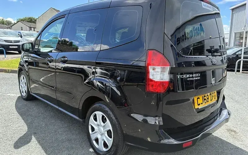 Used Ford Tourneo Zetec 101 HP (74 kW) 2019 Estate