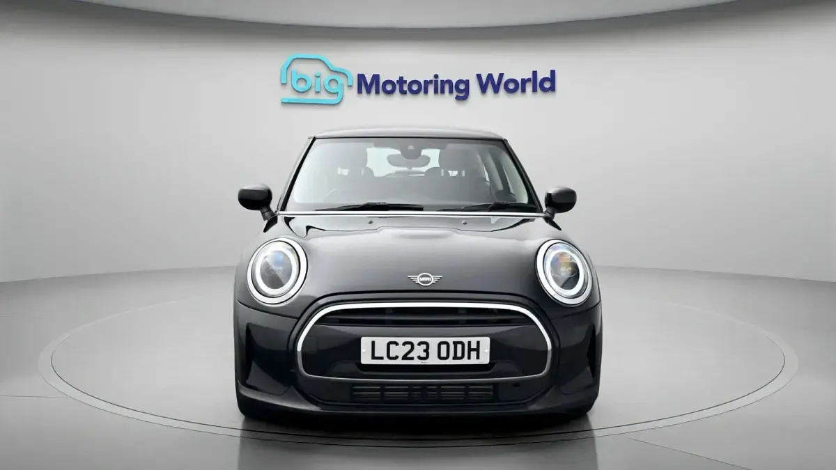 Used Mini Cooper Classic 136 HP (100 kW) 2022 Black Hatchback